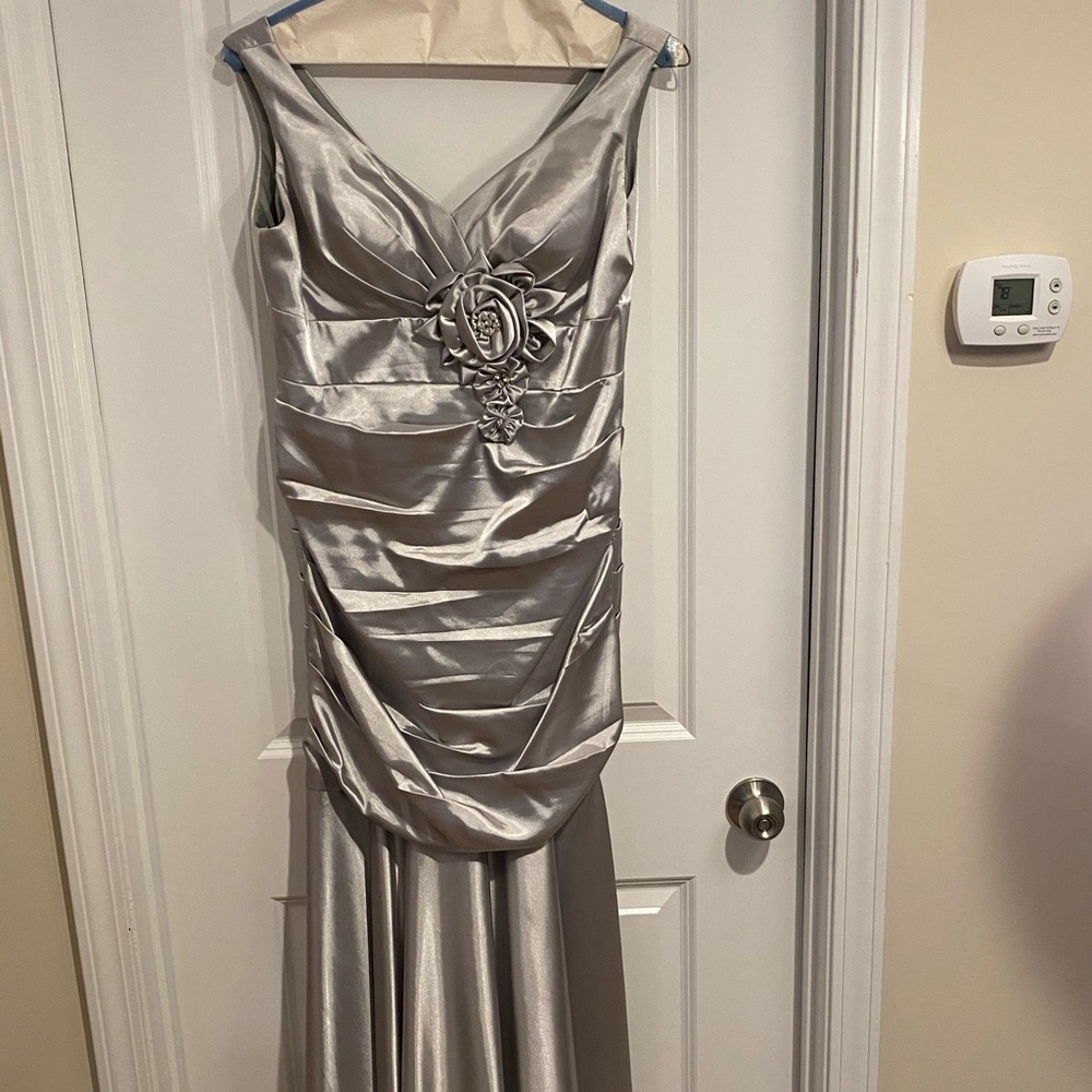 Prom/Wedding/ special occasion long dress/gown